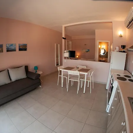Ithaki Holidays
