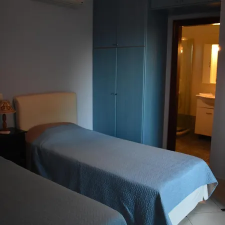 Ithaki Holidays * Frínion