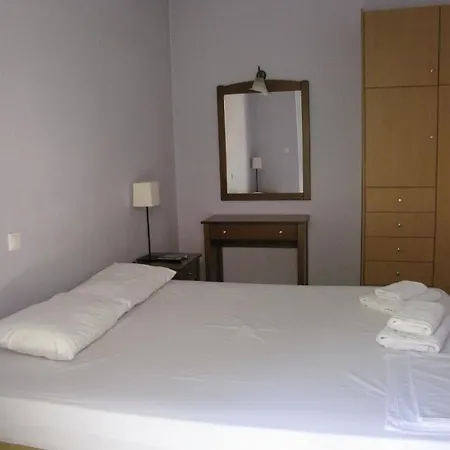 Ithaki Holidays * Frínion