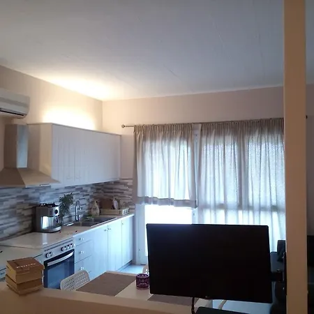 Ithaki Holidays * Frínion