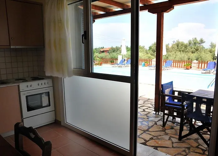 Ithaki Holidays * Frínion