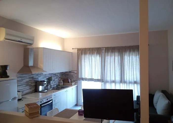 Ithaki Holidays * Frínion